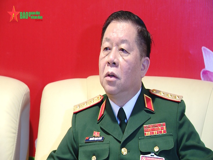 Thượng tướng Nguyễn Trọng Nghĩa trả lời phỏng vấn báo chí tại Đại hội XIII của Đảng